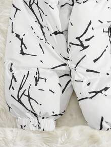 EURMUSE Plus Size High Quality All Over Printed Regular Winter Coat - White - View 5