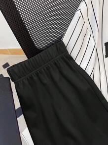 SHEIN 青少年男孩休闲、舒适、时尚、百搭、可爱、柔软条纹短袖 T 恤和短裤套装，适合日常穿着、上学、郊游、运动、度假和派对 - 黑色 - 查看 8