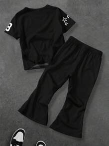 SHEIN 男婴休闲时尚卡通人物，城市名称纽约文字，火焰，星星印花 T 恤和喇叭裤 2 件套，适合春夏季，返校，男童服装，Y2K - 白色 - 查看 2