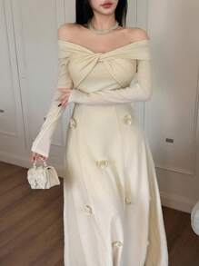 Feyla 3D花卉扭花露肩长袖优雅优雅连衣裙 - 杏色 - 查看 2