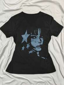 复古风格五角星和人物印花 V 领短袖 T 恤，适合春夏季的美观休闲衬衫 - 黑色 - 查看 1