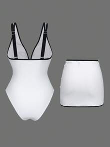 Swim Oasis 女式撞色宽肩带比基尼上衣和高开叉荷叶边下摆泳裤两件套泳衣 - 黑與白 - 查看 5