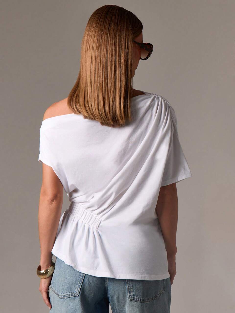 AiiRZ オフショルダー ドレープTシャツ、ウエスト部分エラスティック、非対称ネックライン、カジュアル夏用ルーズフィット、ミニマリストベーシック、デイリーファッションステートメントトップス