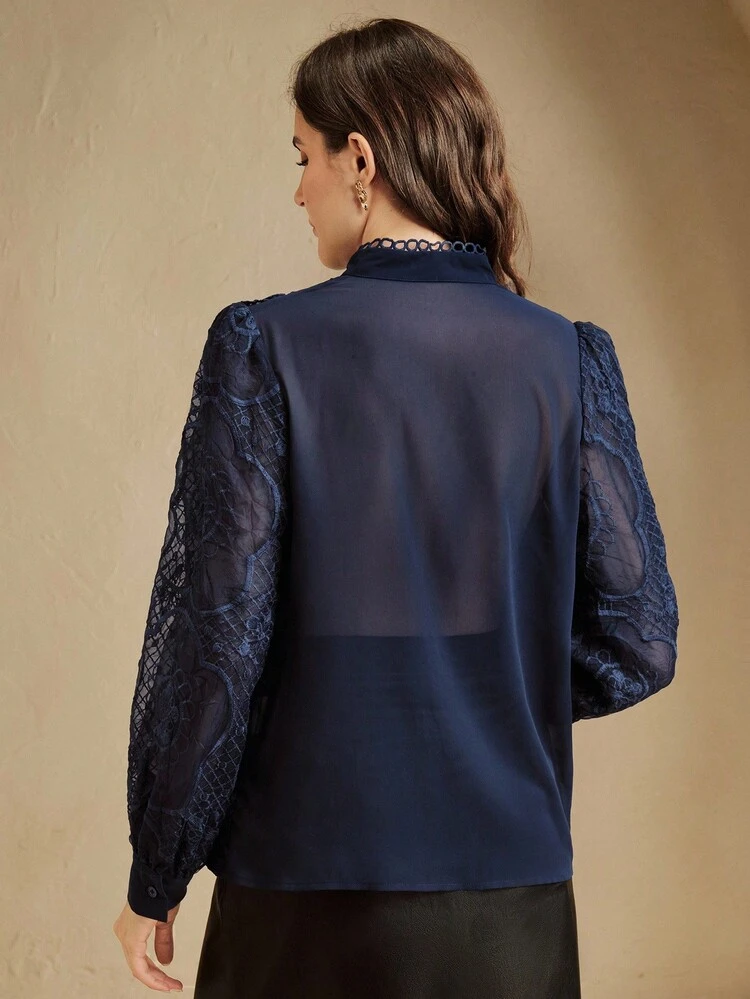 ネイビーブルーの女性用エレガントでロマンチックなヴィンテージ3Dフラワー刺繍メッシュフリルカラー長袖ブラウストップ、新年の服