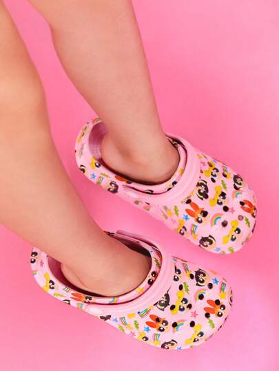 THE POWERPUFF GIRLS X SHEIN Cute Blossom, Bubbles, Buttercup Pattern Pink Girl Children's Foot Garden Slippers, Breathable And Quick-Drying Water Shoes For Children And Children, Light And Durable EVA Material, Flower, Bubble And Buttercup Patterns, Suitable For Indoor, Bathroom, Playground, Swimming Pool, Beach And Other Places To Wear, Y2K