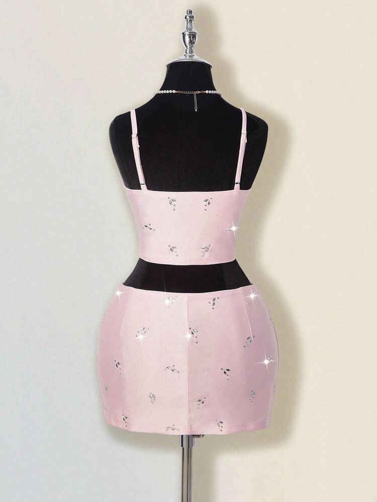 SHEIN ICON Dwuczęściowy zestaw damski w stylu Y2K: różowy top z kryształkami i dopasowana mini spódniczka z niskim stanem, seksowny i szykowny - Różowy - Zobacz 2