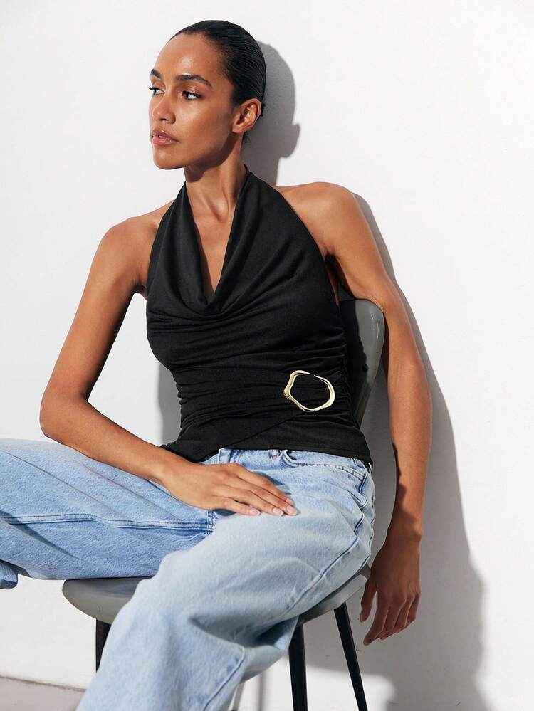 SHEIN Maija Damen Schwarze Rüschen-Ausschnitt Taille Plissee Metall Dekor Knopf Einfarbig Minimalistisch Sexy Ärmellos Top, geeignet für Urlaub, Partys, Ausflüge, Dates, Halloween Frauen Party