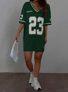 SHEIN EZwear 夏季休闲运动数字与字母印花宽松V领T恤连衣裙 - 墨綠色 - 查看 6