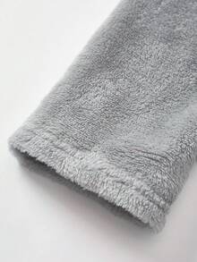SHEIN Tween Boys' Grey Flannel Hooded Bathrobe,Autumn Casual Lounge Comfortable Plush Mid-Length Open Front Robe,Soft Fleece Loungewear For Kids Winter - Grey - View 8