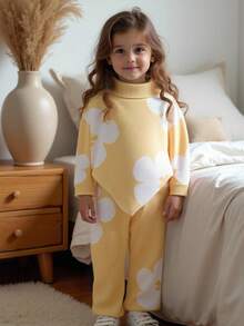 SHEIN 2 件女婴休闲可爱黄色花卉图案针织高领毛衣 + 阔腿针织裤套装，柔软舒适，适合日常、外出、旅行、度假、居家、日托、玩耍 - 黃色 - 查看 4