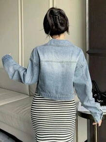 DAZY 女式落肩长袖休闲宽松牛仔夹克，秋季女装 - 淺色水洗藍 - 查看 11