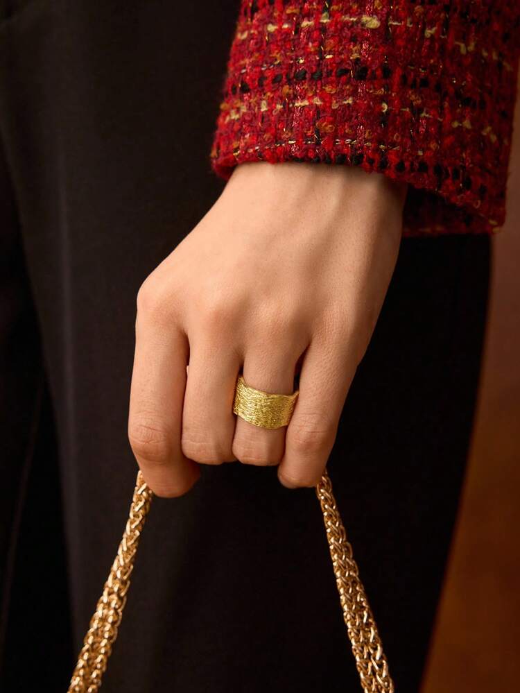 18K GOLD PLATED ASYMMETRICAL CHUNKY RING