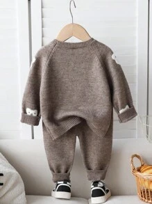 SHEIN Playful Pals Baby Boys' Camel Bear Jacquard Knit Sweater Set, Soft & Thick Fabric, Suitable For Casual Wear, Autumn/Winter Fall