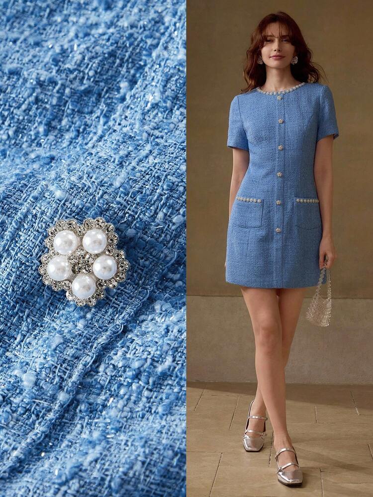 VESTIDO CORTO AJUSTADO CON DETALLES DE PERLAS FALSAS Y RHINESTONES DE TWEED