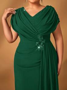 Serin 加大码优雅奢华刺绣垂坠贴花收腰A字型长款新娘妈妈礼服