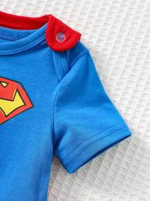 SUPERMAN X Cozy Pixies 新生男婴图案圆领短袖连体衣和纯色斗篷两件套 - 藍色 - 查看 4