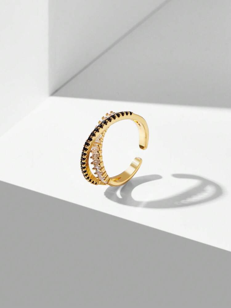 Anillo cruzado abierto bañado en oro de 18K con circonita cúbica