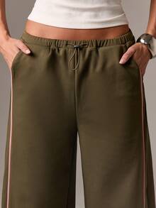 AiiRZ Quần thể thao ống rộng có dây rút, quần dài mặc nhà mùa hè, quần sọc bên hông, quần mặc thoải mái, phong cách sống mùa thu - Màu xanh lá cây đậm - Xem 4