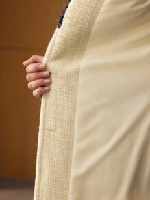 MOTF PREMIUM ABRIGO LARGO CON BOTONES DE LANA Y MALLA DE CONTRASTE