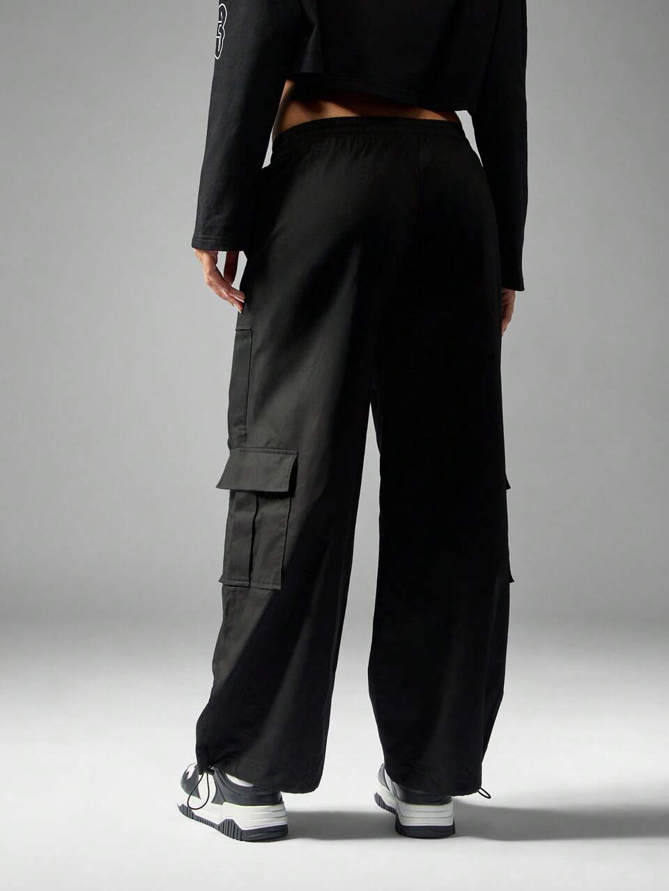 Missguided x Playboy ユーティリティカーゴ ワイドレッグパンツ ストリートウェアファッション ドローストリング リラックスフィット Y2K 美的 カフス付きズボン 冬 秋 日常必需品