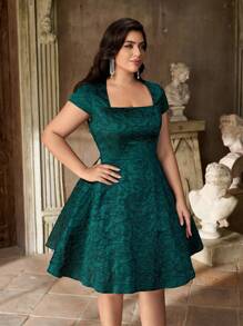 Aureia 大码优雅简约深绿色奢华提花公主领短袖A字型正式礼服 - 墨綠色 - 查看 6