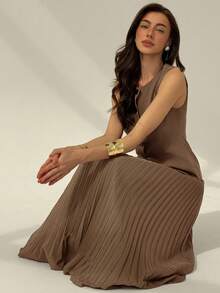 Aloruh Women's Elegant Commuter Solid Color Vest & Pleated Skirt Suit In Fall/Winter - Brown - View 5