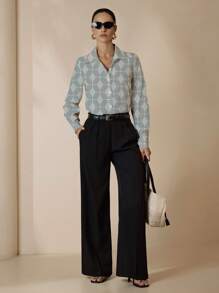 Shutterstock Glamance Camisa de Manga Longa com Estampa Geométrica Casual e Elegante para Mulheres, Blusas Casuais para Escritório, Blusas Casuais de Negócios para Mulheres, Blusas com Estampa Geométrica, Blusas Ajustadas, Blusas Casuais de Negócios para Mulheres, Camisas Elegantes para Mulheres - Branco - Visão 3