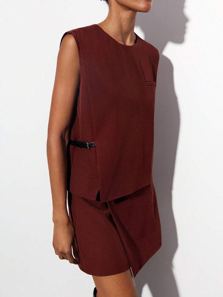 SHEIN Maija Damen asymmetrisches Design Leder Schnallen Dekor vielseitiges lässiges urbanes Chic Matching Set - beinhaltet figurbetontes, bequemes Rundhals-Trägershirt und entspannter A-Linien-Rock, elegant und sophisticated