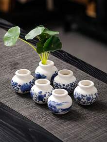 1 ultra-mini blau-weiße Porzellanvase (4,5 * 4 * 2,5 cm, etwa die Länge von zwei Zeigefingern erwachsener Personen; bitte nicht kaufen, wenn dies ein Problem darstellt) - glasierte Keramikvase, Heimdekoration, chinesischer Stil dunkelblau Vase, geeignet als Tischdekoration. - Verschiedenfarbig - Übersicht 2