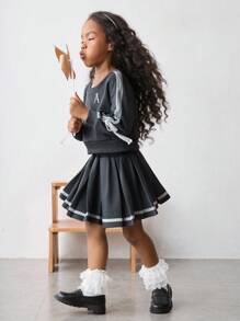 Maija Kids Maija Kids Bộ 2 áo nỉ cổ tròn in chữ và chân váy mini cho bé gái - Màu xám đen - Xem 5