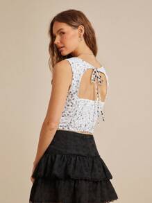 WESTFADE Áo crop top hở lưng in họa tiết hoa cổ vuông cài nút phía trước không tay thắt nơ phía sau cho kỳ nghỉ hè trên bãi biển ngày 4 tháng 7 - Màu be - Xem 2