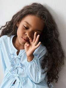 Maija Kids Maija Kids 2件套少女蝴蝶结装饰条纹短袖衬衫和短裤套装 - 藍白色 - 查看 3