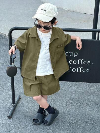 Kids Young Boy Boys' Casual Street Japanese And Korean Loose Fit Color Line Black Shirt With Black Workwear Shorts Two Pieces Set Suitable For Children's Clothing, Children's Boys' Clothing, Back To School Boys' Set Suitable For Birthday Parties, Evening Parties, Performances, Weddings, Baptisms, Opening Ceremonies, Suitable For Middle Eastern Daily Wear, Suitable For Schools, Suitable For Travel, Suitable For Spring And Summer Sports Boys Casual Outfit