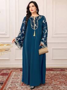 Al Najma Plus Size Women Elegant Embroidered Patchwork Arabian Long Dress,Modest - Teal Blue - View 4