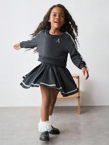 Maija Kids Maija Kids Bộ 2 áo nỉ cổ tròn in chữ và chân váy mini cho bé gái - Màu xám đen - Xem 4
