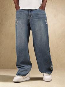 SUMWON 宽松阔腿交叉刺绣原色牛仔滑板牛仔裤宽松直筒街头风格秋冬破洞裤，哥特式设计 - 淺色水洗藍 - 查看 4