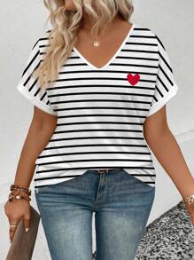 SHEIN 新款大码女式条纹心形图案宽松V领短袖T恤 - 彩色 - 查看 7
