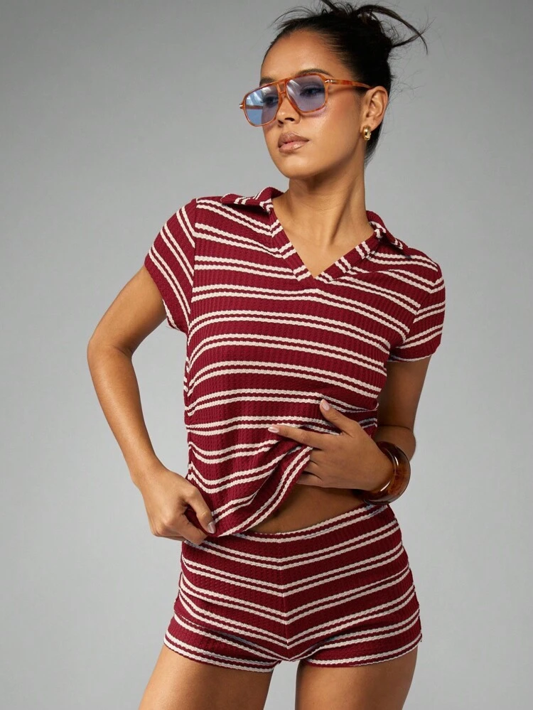 MISSGUIDED Conjunto de dos piezas de punto a rayas con cuello, pantalones cortos, estilo retro, top corto y pantalones de cintura alta, ropa informal de vacaciones para verano, primavera y otoño, ideal para Navidad
