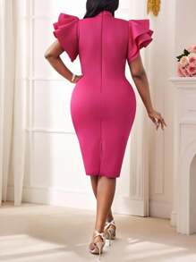 Fleurora Große Größen Damen einfarbiges körperbetontes elegantes Rüschenärmel Kleid mit Strass-Verzierung, Hochzeitsgast-Kleid, Elegante Kleider für Frauen, Festivaloutfits für Frauen, Partykleider für Frauen - Heißes Pink - Übersicht 2