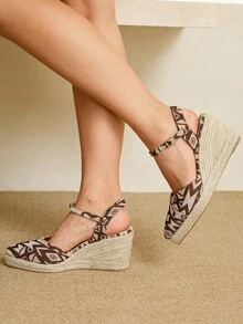 Styleloop Women's Wedge & Platform Woven Slip-On Shoes, Bohemian Style, Suitable For Vacation, Halloween, Christmas, Party