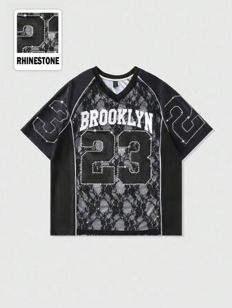 Prep T-shirt à manches courtes pour hommes avec patchwork floral ajouré et ornements de strass, style ample et court