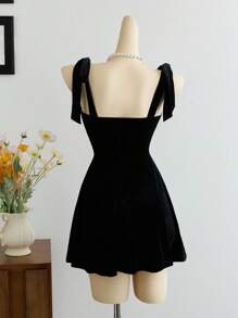 Elamini 复古天鹅绒细肩带 A 字迷你连衣裙 - 黑色 - 查看 2