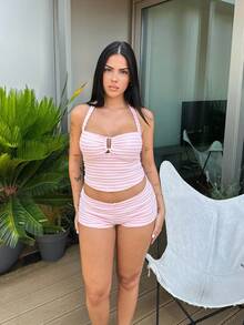 Lucia Bellido 女士条纹紧身吊带上衣和超短裤套装 - 粉色 - 查看 1