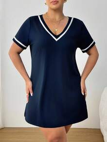 SHEIN PETITE CURVE 大码时尚休闲V领拼色丝带针织连衣裙 - 藏蓝色 - 查看 3