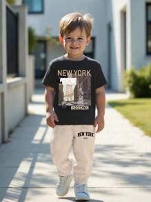 2 件幼儿男童休闲创意埃菲尔铁塔风景印花圆领 T 恤和运动裤套装，兄弟姐妹装搭配服装（2 套单独出售） - 彩色 - 查看 3