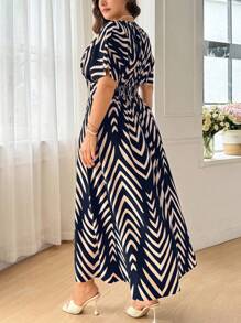 SHEIN Privé Plus Size Elegant Commute & Vacation V-Neck Color Block Splice A-Line Wavy Striped Color Block Print Maxi Dress; Solid Color Maxi Dress For Wedding Season Plus Size Maxi Summer Dress Plus Size Summer Dress Plus Long Dress Curve Long Dress Summer Dress - Blue and White - View 3