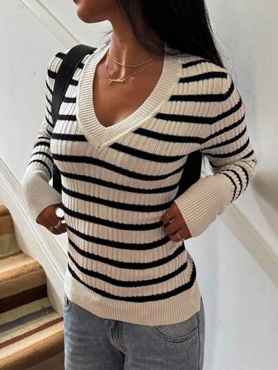 SHEIN EZwear Women's Spring Fashionable 1pc Solid Cable Knit V Neck Sweater,Ladies Spring/Fall Casual Cable-Knit,Contrast Lace Long Sleeve Slim Fit Brown Regular Sleeve Pullovers Women Sweaters,Long Sleeve Tops