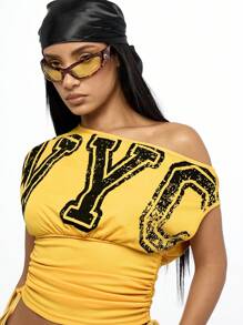 SUMWON WOMEN Áo crop top hở vai thiết kế chữ Collegiate rách rưới có dây rút bên hông Lễ hội mùa hè Y2K Streetwear - Màu vàng - Xem 4