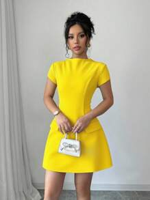 SHEIN PETITE 女士优雅纯色立领短袖仿口袋简约短款黑色连衣裙，适合新年服装