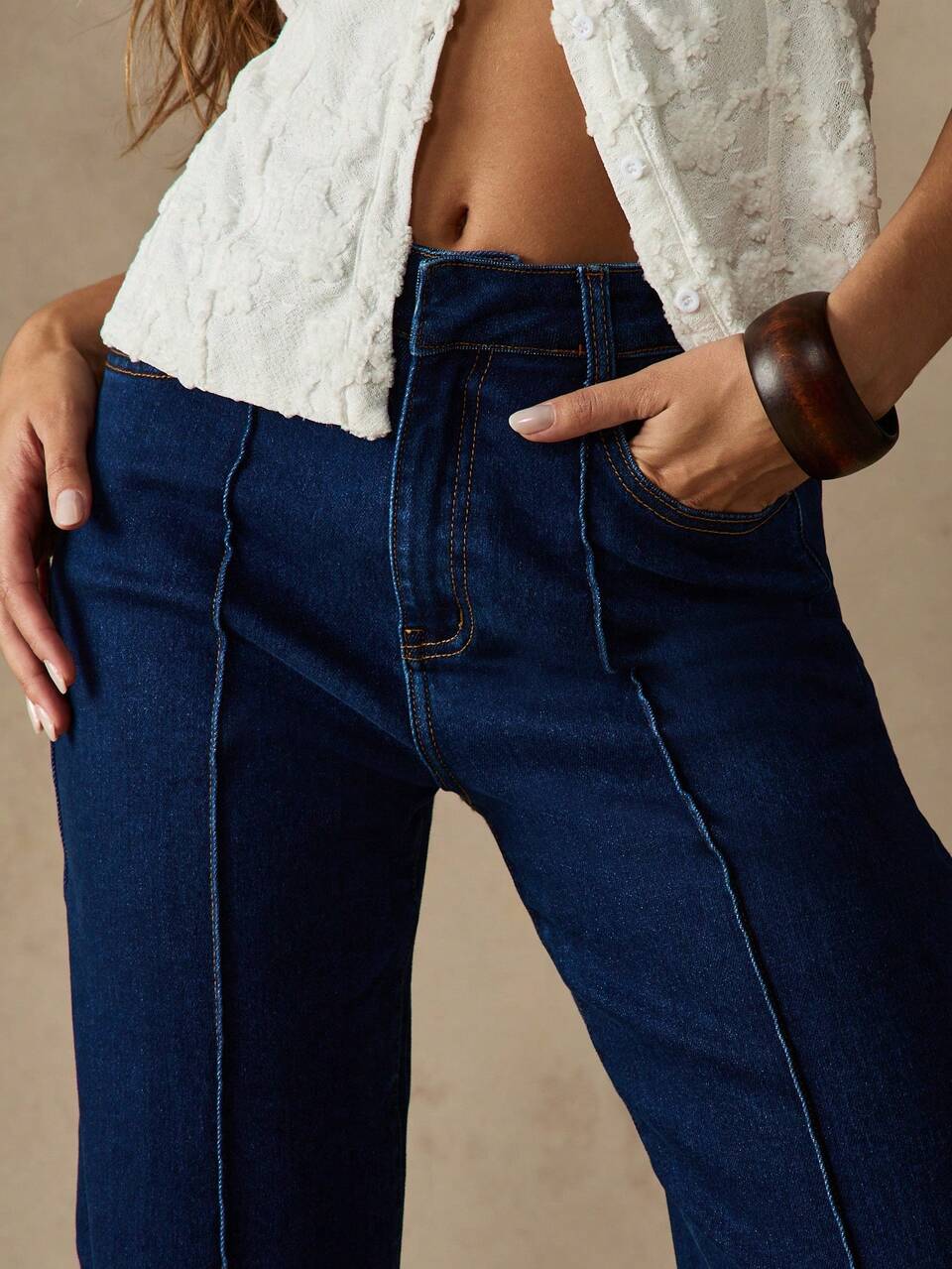 MISSGUIDED フロントシームディテールのストレートレッグデニムジーンズ